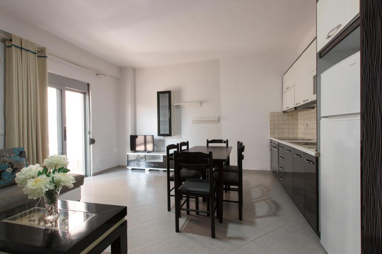 Grand Blue Aparthotel Sarande Exterior photo